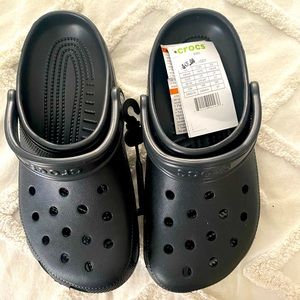 Crocs size women’s 8/men’s 6
